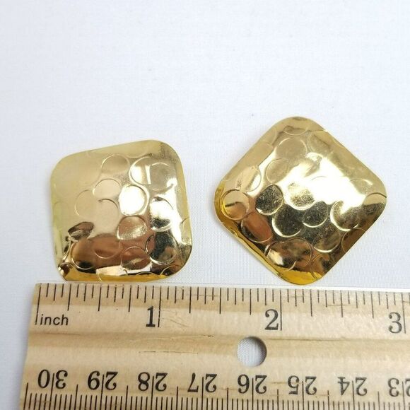 Vintage Gold Tone Square Shape Stud Earrings, Textured Hammered Finished, 80s - Picture 4 of 6